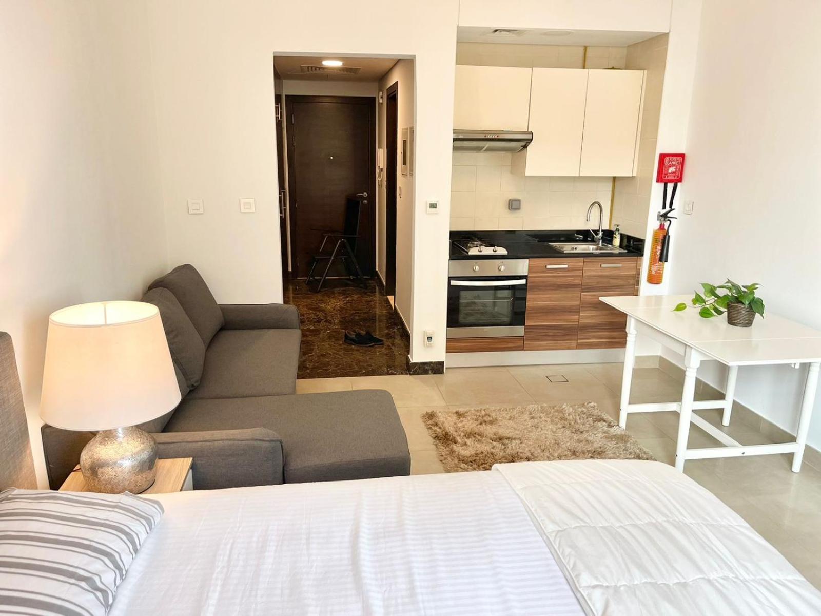 Super Elegant Studio Apartment-Sparkle Tower By Sweet Homes Dubái Exterior foto